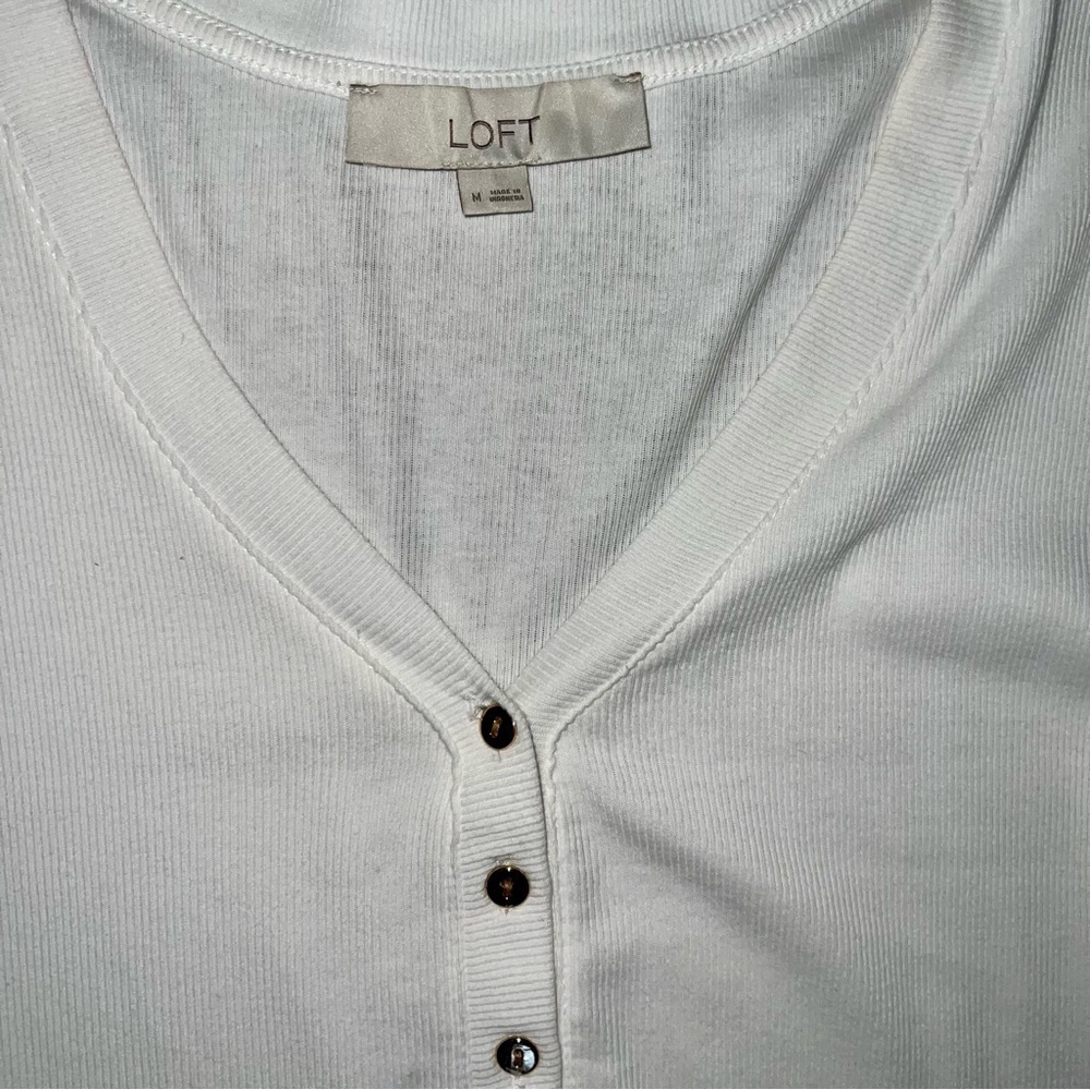 White Eyelet Sleeve Women's Top size Medium - Picture 4 of 7